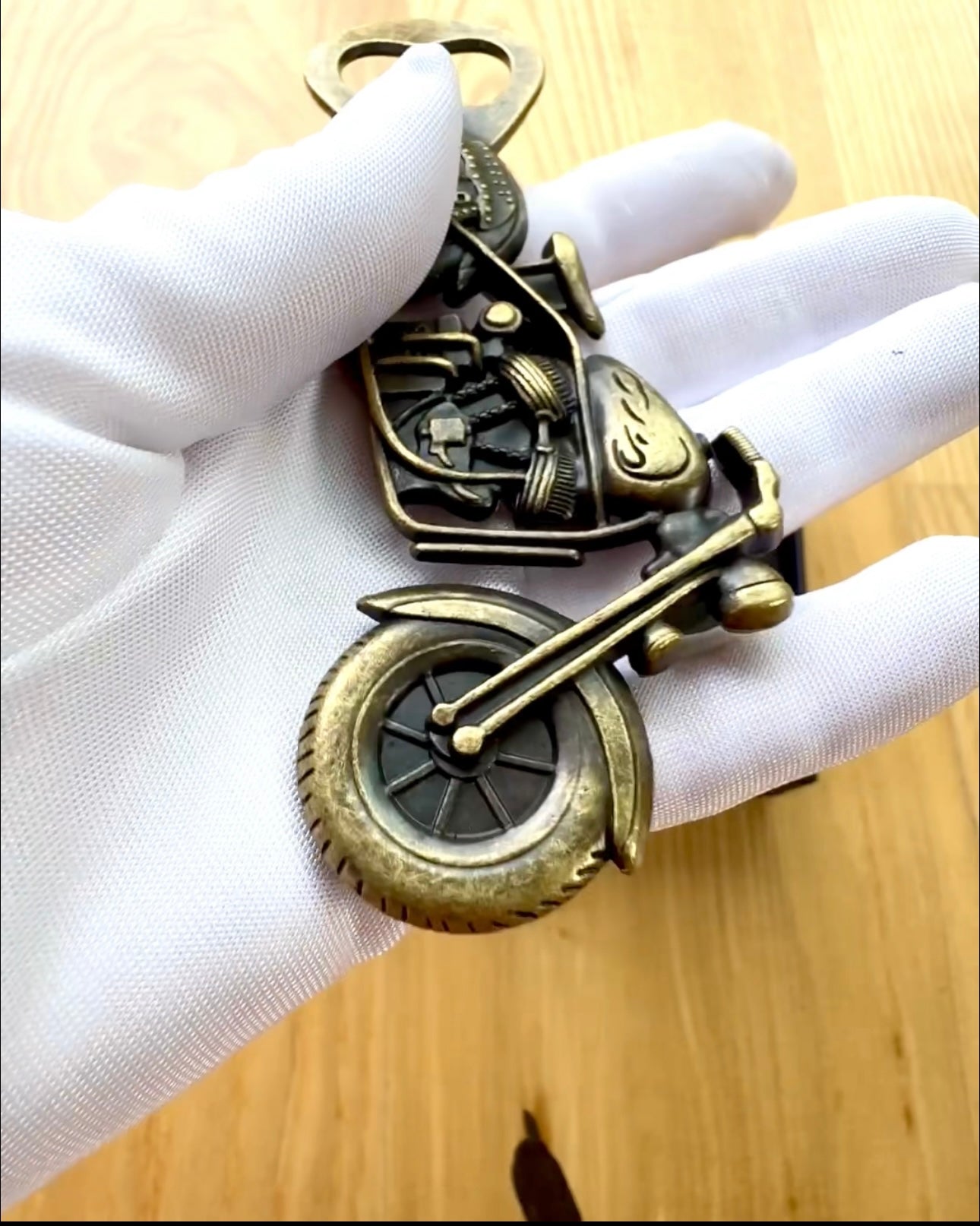 Відкривачка для пляшок у формі мотоцикла - персоналізація гравіюванням на подарунок