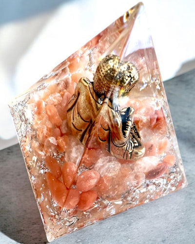 Piramida Energetică „Meditația Păcii” cu Pietre Prețioase