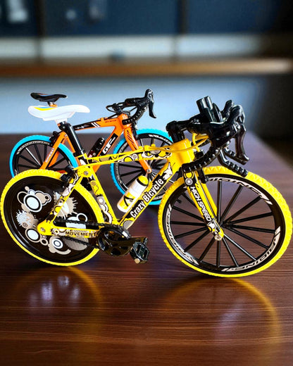 Miniaturní kovový model jízdního kola sběratelský "Speed Rider 1.2" – personalizace gravírováním jako dárek, 2 barevné varianty