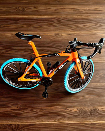Miniaturní kovový model jízdního kola sběratelský "Speed Rider 1.2" – personalizace gravírováním jako dárek, 2 barevné varianty