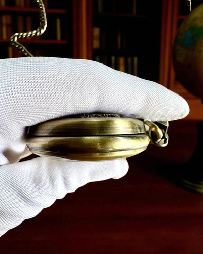 Ceas de buzunar „Veritas Tempus” – cronometru mecanic cu posibilitatea de gravare pentru cadou, 2 variante de ales