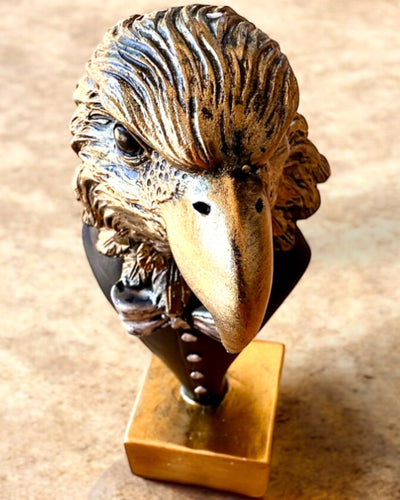 Eagle Head Figurine Büffel Warden – in Elegant Tailcoat with Engraving Option for Gift