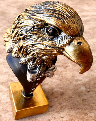 Eagle Head Figurine Büffel Warden – in Elegant Tailcoat with Engraving Option for Gift