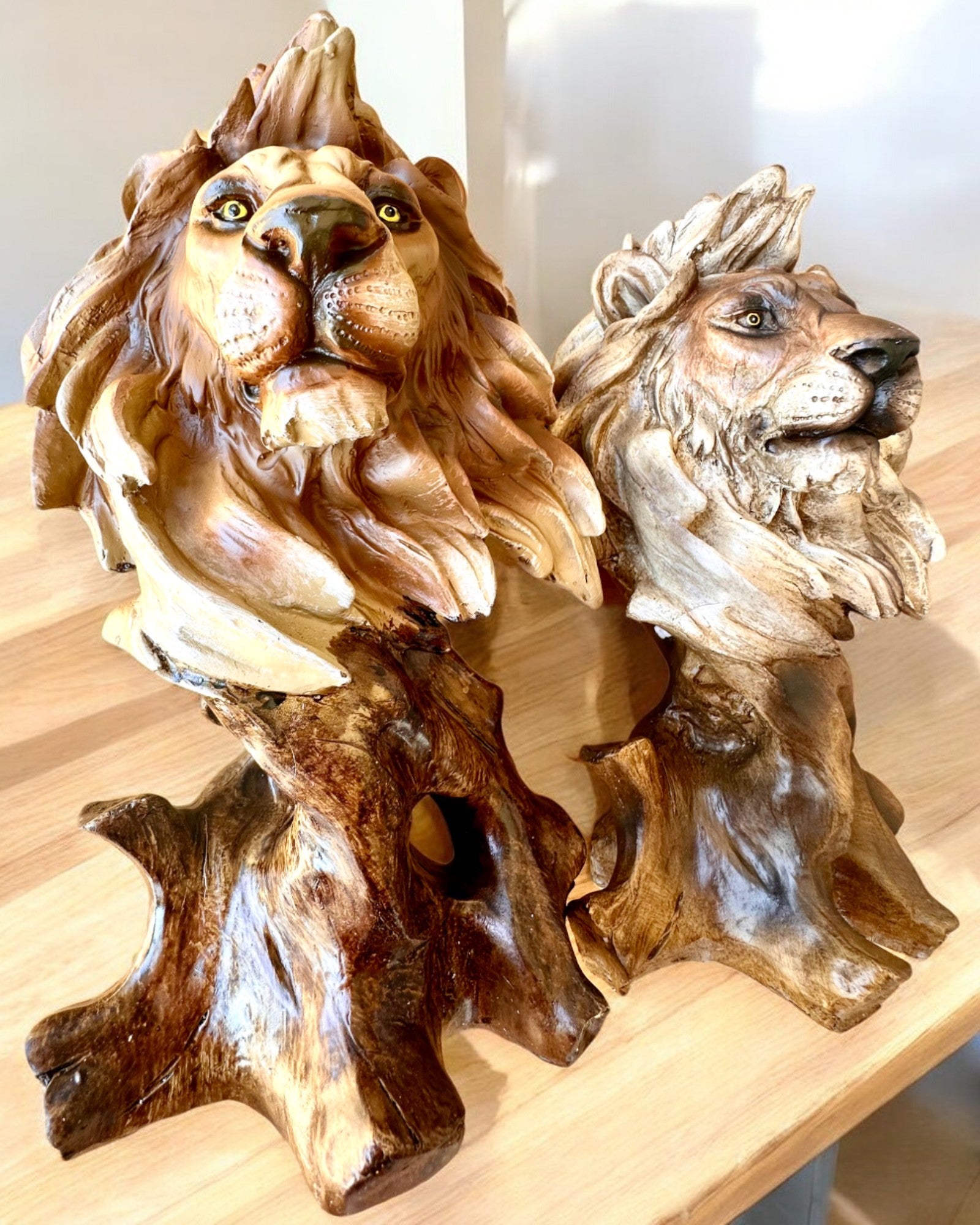 „Lví Odvaha“ – Pryskyřicová Figurka, 28 cm Vysoká, s Možností Gravírování jako Dárek