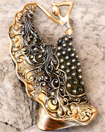 Elegantní socha „Tanečnice Zlatého Lesku“, 29 cm vysoká, s možností gravírování jako dárek