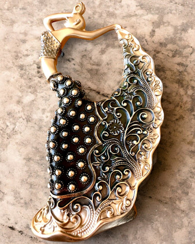 Elegantní socha „Tanečnice Zlatého Lesku“, 29 cm vysoká, s možností gravírování jako dárek