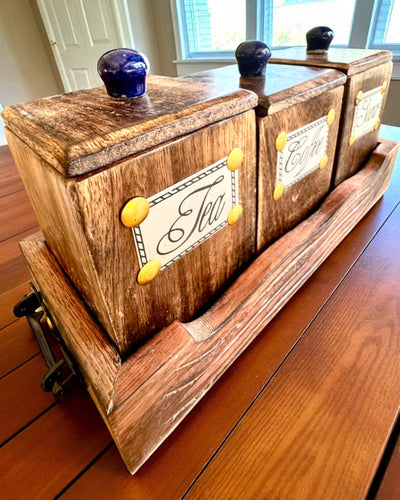 Zestaw Royal Trio – Tea, Coffee, Sugar z drewna Shisham, ręcznie robiony, z opcją grawerowania na prezent