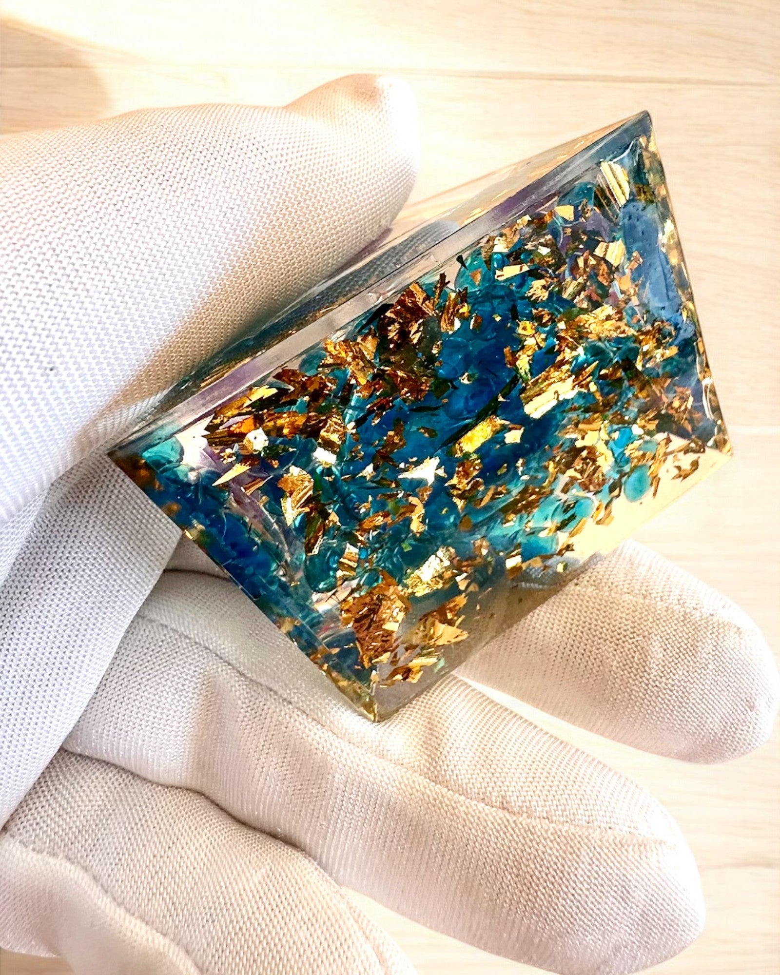 Orgonitová energetická pyramida "Mystic Aura"