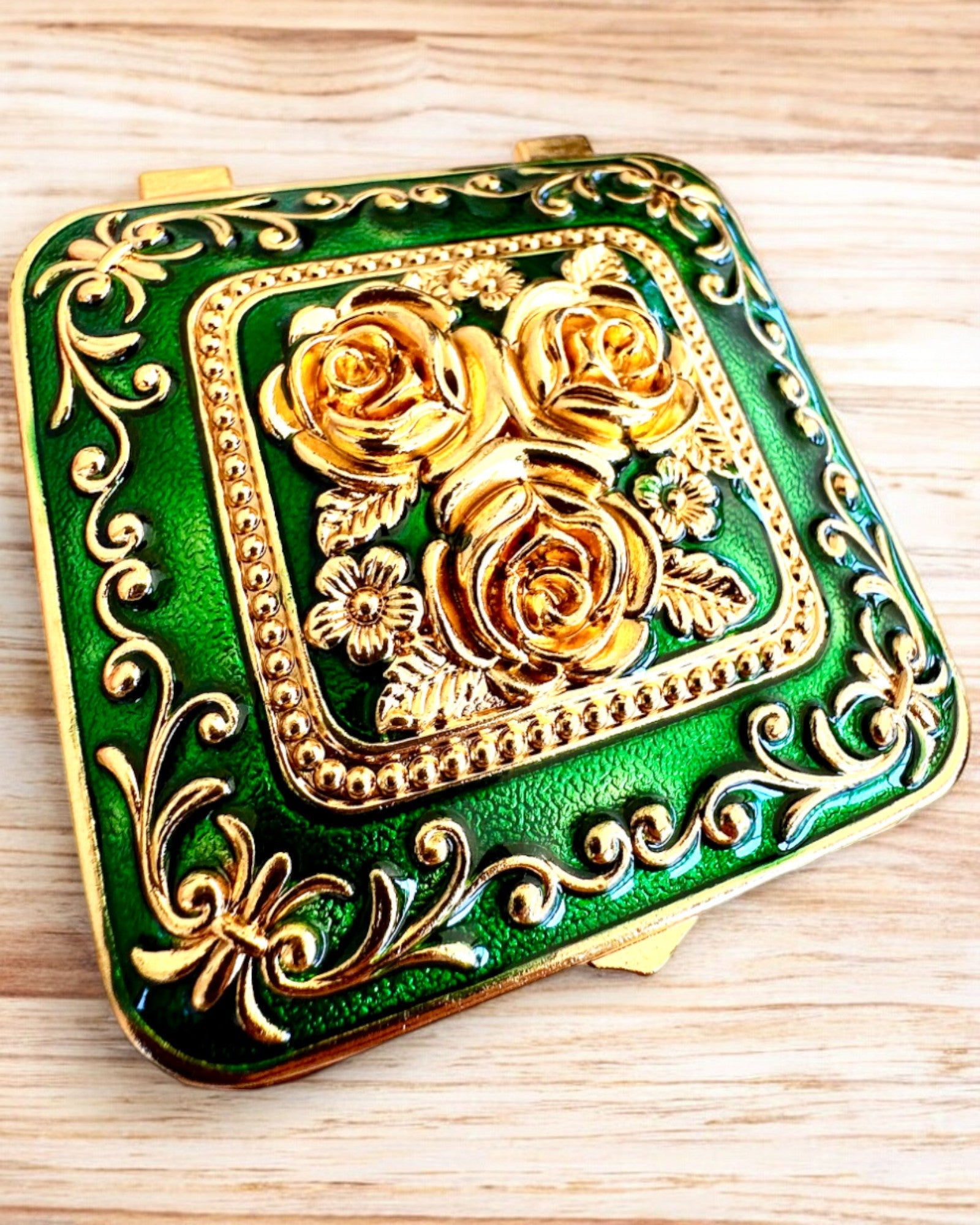 Cutia „Royal Elegance” cu opțiune de gravare pentru cadou