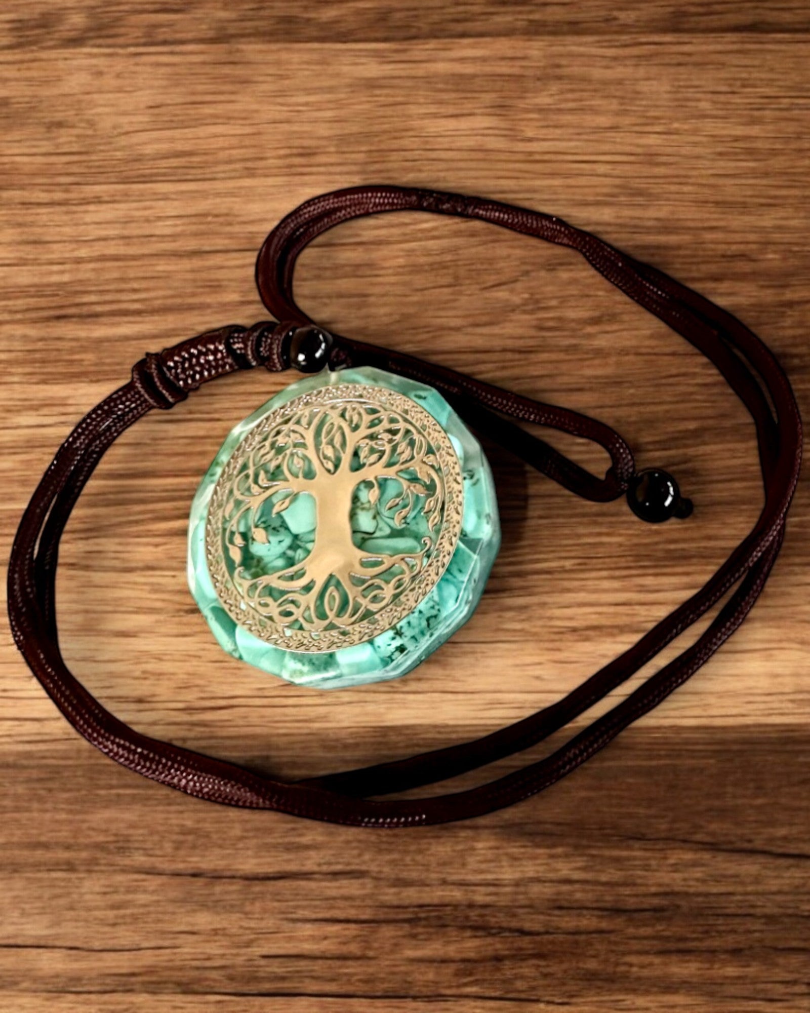 Amulet „Drzewo Życia” cu turcoaz – Puterea ta personală, colier cadou, personalizare cu gravură