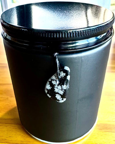 Lumânare din soia pentru intenții Obsidan – încredere în sine și forță interioară, 250 ml, posibilitate de personalizare pentru cadou