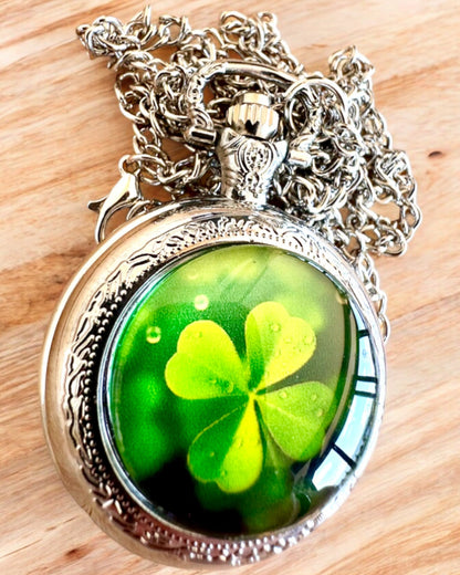 Kapesní hodinky "CloverTime" s motivem čtyřlístku, možnost personalizace gravírováním jako dárek