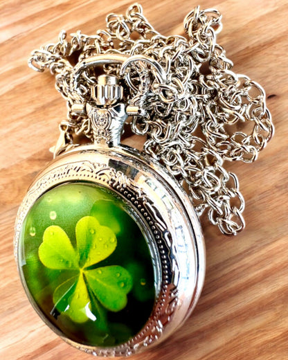Kapesní hodinky "CloverTime" s motivem čtyřlístku, možnost personalizace gravírováním jako dárek