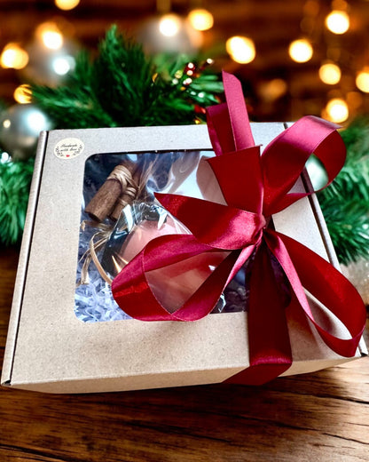 Intenční sójová svíčka 250 ml s přírodním kamenem – vyberte si svou energii: citrín nebo granát, personalizace gravírováním jako dárek