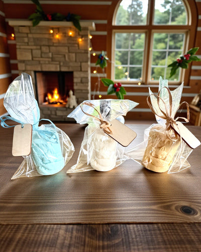 Lumânare din soia Vulpița de Iarnă, 7,5 cm înălțime, lumânare din soia turnată manual cu o vulpiță adorabilă adormită, personalizabilă cu gravură pe plăcuță