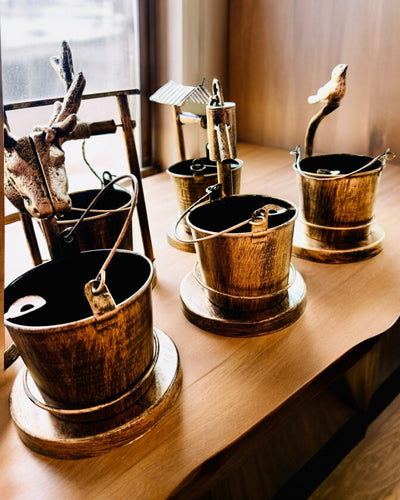 Scrumieră Metalică Elegantă "Rustic Charm" cu înălțimea de 19-23 cm, 8 variante disponibile, gravură la cerere