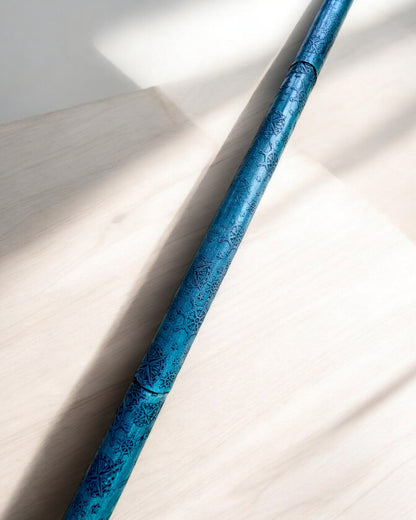 Walking cane "Royal Hand" – handcrafted with natural leather, customizable with engraving