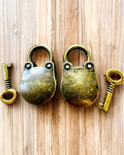 Miniature Lacăte ale Dragostei - Set de 2 Lacăte Retro Gravate, personalizare pentru cadou