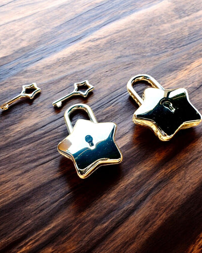 2 Зоряні міні Замки з Гравіюванням – Захистіть Свої Мрії, персоналізовані на подарунок, 2 варіанти кольорів на вибір