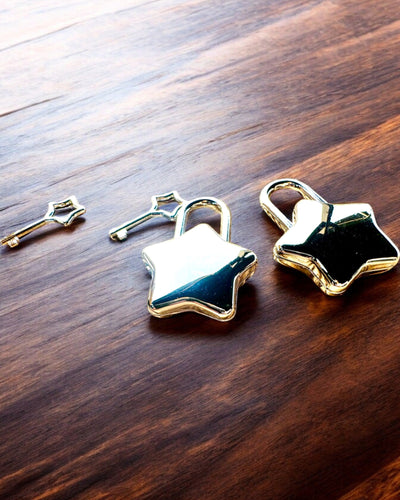 2 Зоряні міні Замки з Гравіюванням – Захистіть Свої Мрії, персоналізовані на подарунок, 2 варіанти кольорів на вибір