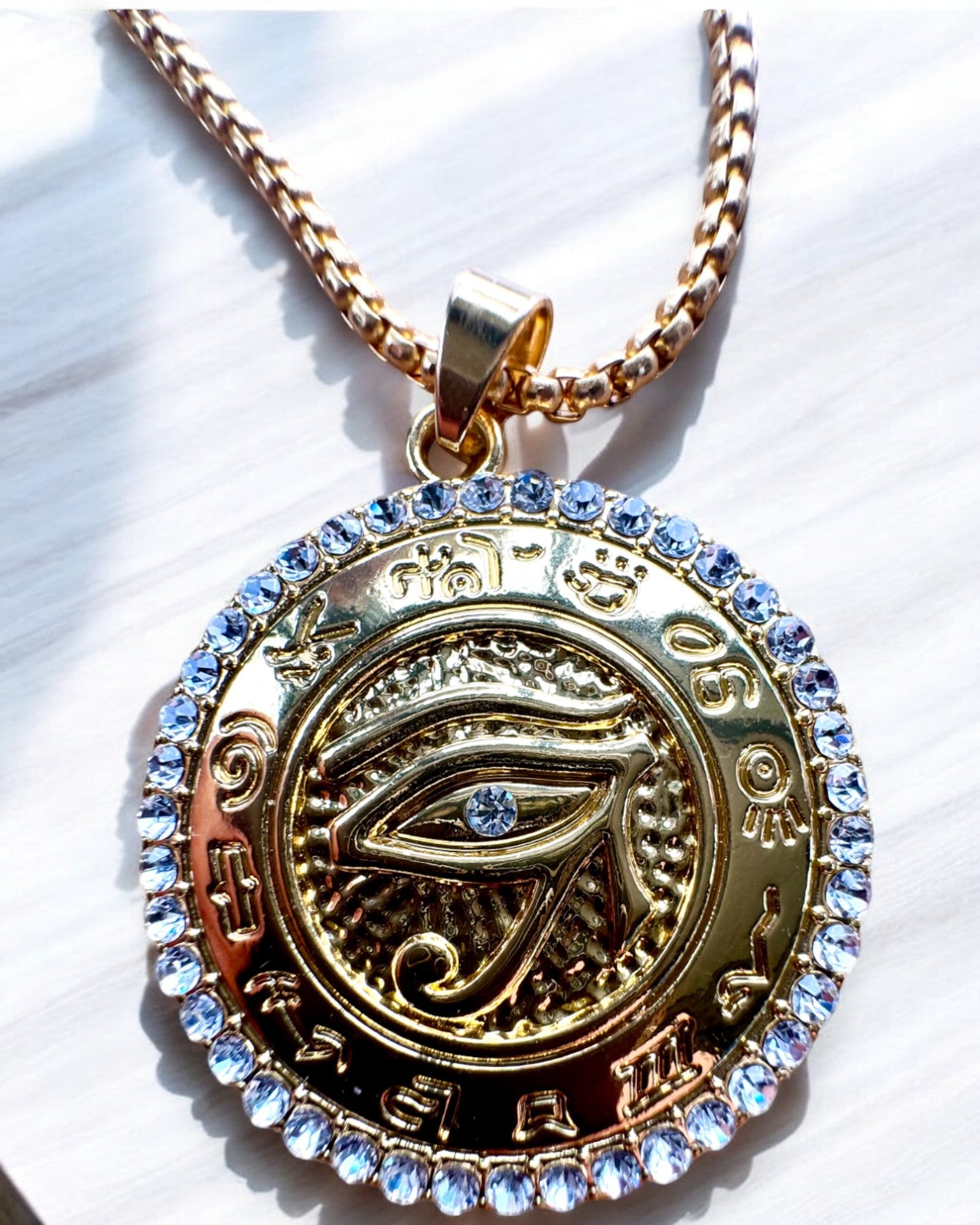 Amulet Mocy "Oko Ra", možnost personalizace gravírováním jako dárek