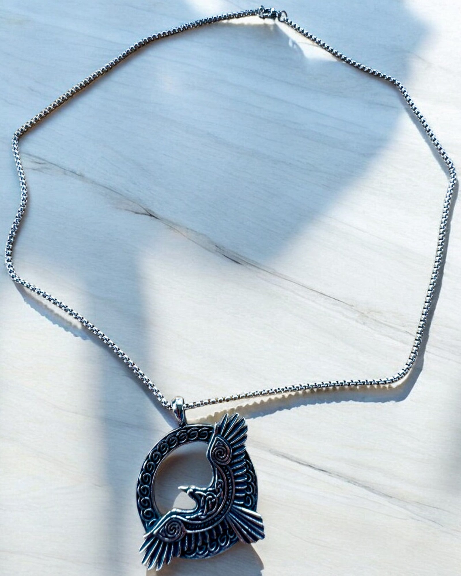 Amulet Stalowego Sokoła - Náhrdelník s gravírováním, inspirovaný keltským uměním, jako dárek