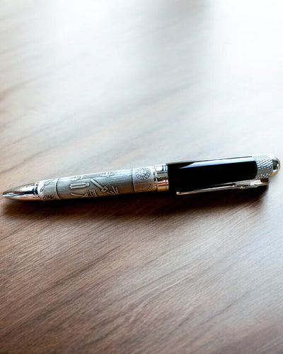 Елегантна Ручка "Майстерна Гармонія" з Опцією Гравіювання - Символічні Мотиви, Старовинне Срібло, можливість персоналізації гравіюванням на подарунок