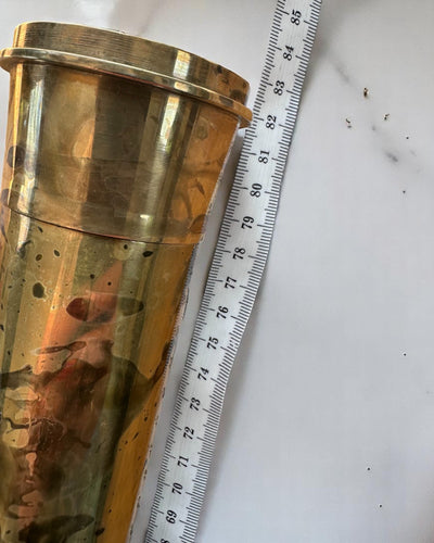 Lunetă Regală „Voyager 1818” – Exclusivă, din alamă, 83 cm, lucrată manual, cu husă din piele naturală – Ediție de colecție, personalizabilă cu gravură pentru cadou