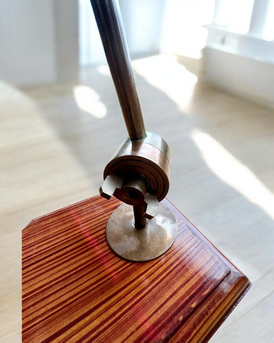 Řemeslná lupa "Royal Magnifier" s podstavcem a nastavitelným držákem - možnost personalizace gravírováním jako dárek