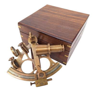 Velký mosazný sextant v elegantní dřevěné krabičce s možností personalizace gravírováním