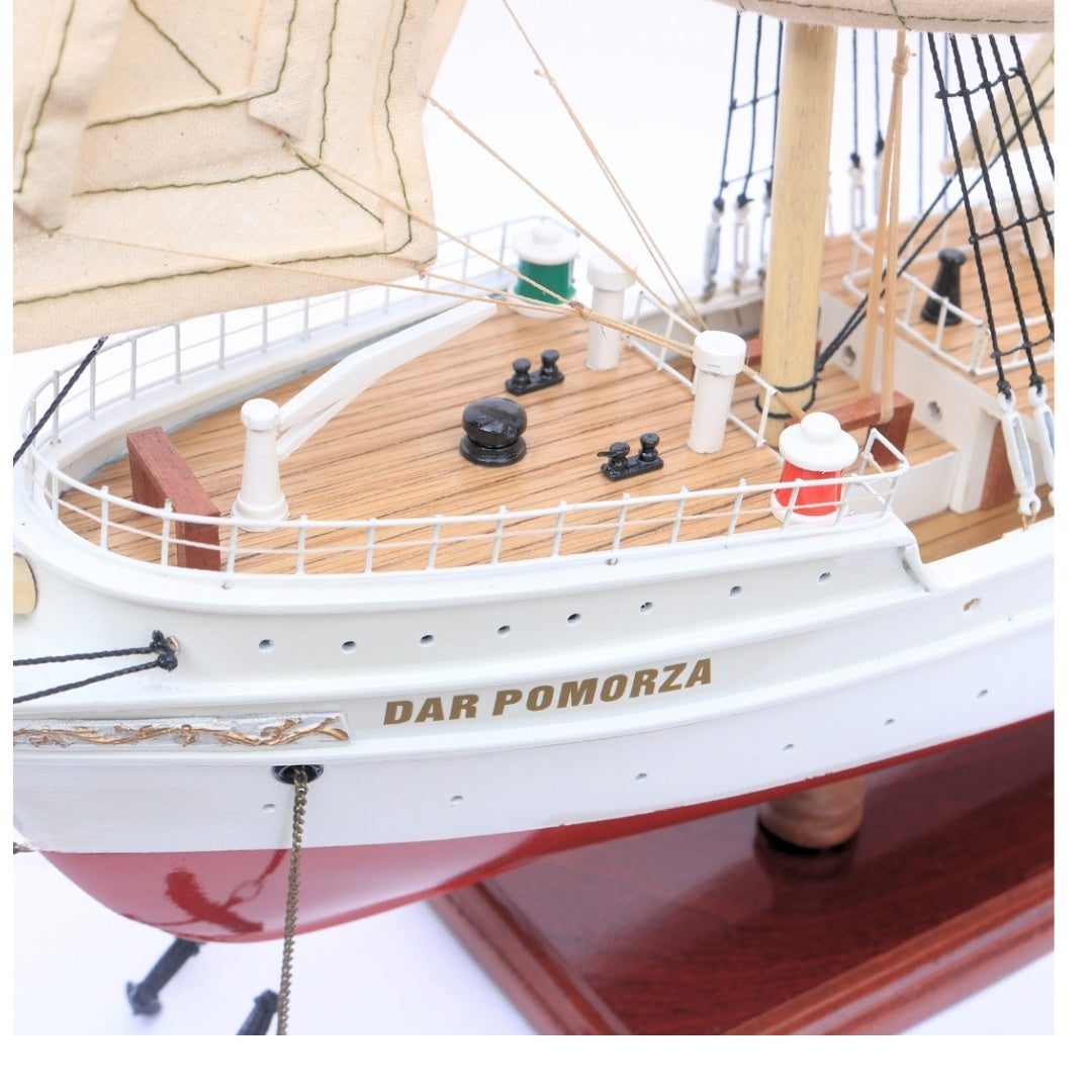 Ekskluzywny model żaglowca Dar Pomorza 82 cm z możliwością personalizacji grawerem
