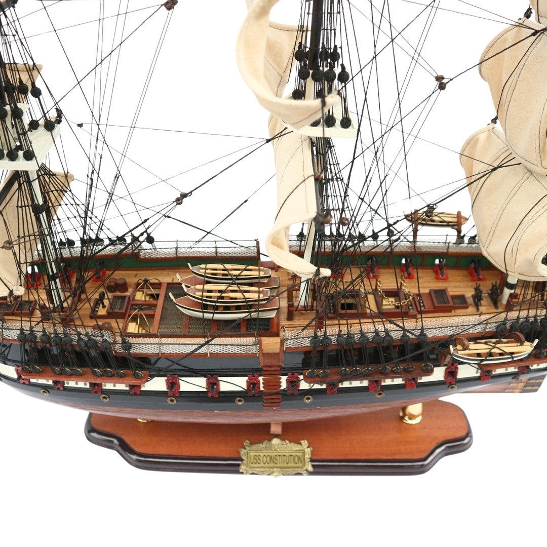 Ekskluzywny Wielki Model Żaglowca USS Constitution 100cm z Możliwością Personalizacji Grawerem