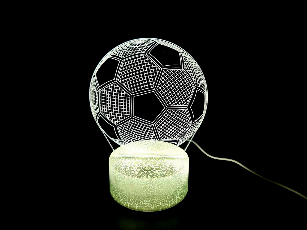 Lampka nocna Piłka z możliwością personalizacji grawerem - Idealny prezent dla miłośników piłki nożnej - 17 cm wysokości - 3 kolory do wyboru - Zasilanie USB lub 3 baterie AAA