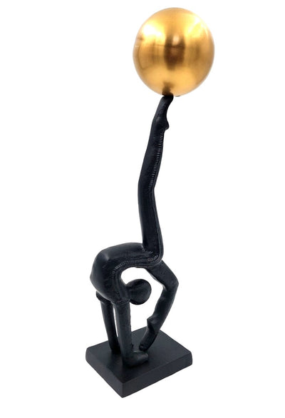 Figurka dekoracyjna jogina w kolorze czarnym i złotym, wysokość 41 cm, możliwość personalizacji grawerem, idealna na prezent