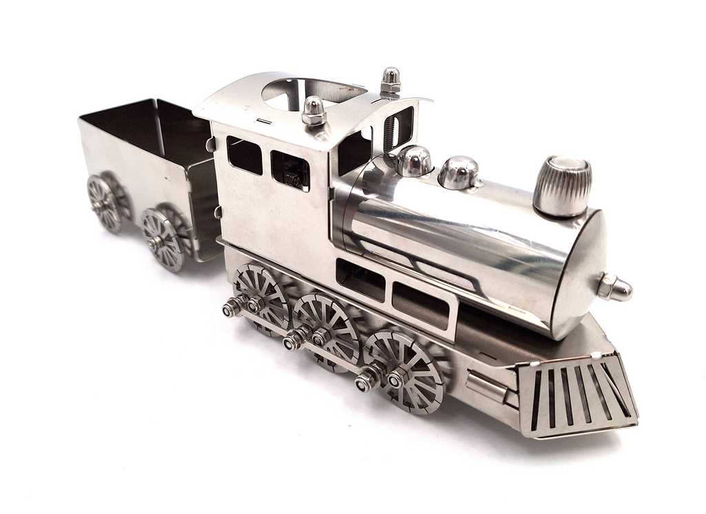 Model argintiu de tren cu posibilitatea personalizării prin gravură