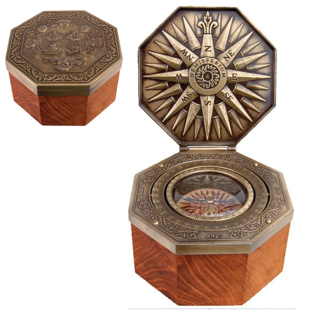 Busolă magnetică exclusivistă Cardan H43, din alamă și lemn, cu gravură personalizată
