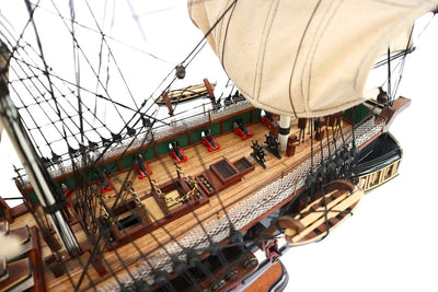 Ekskluzywny Wielki Model Żaglowca USS Constitution 100cm z Możliwością Personalizacji Grawerem