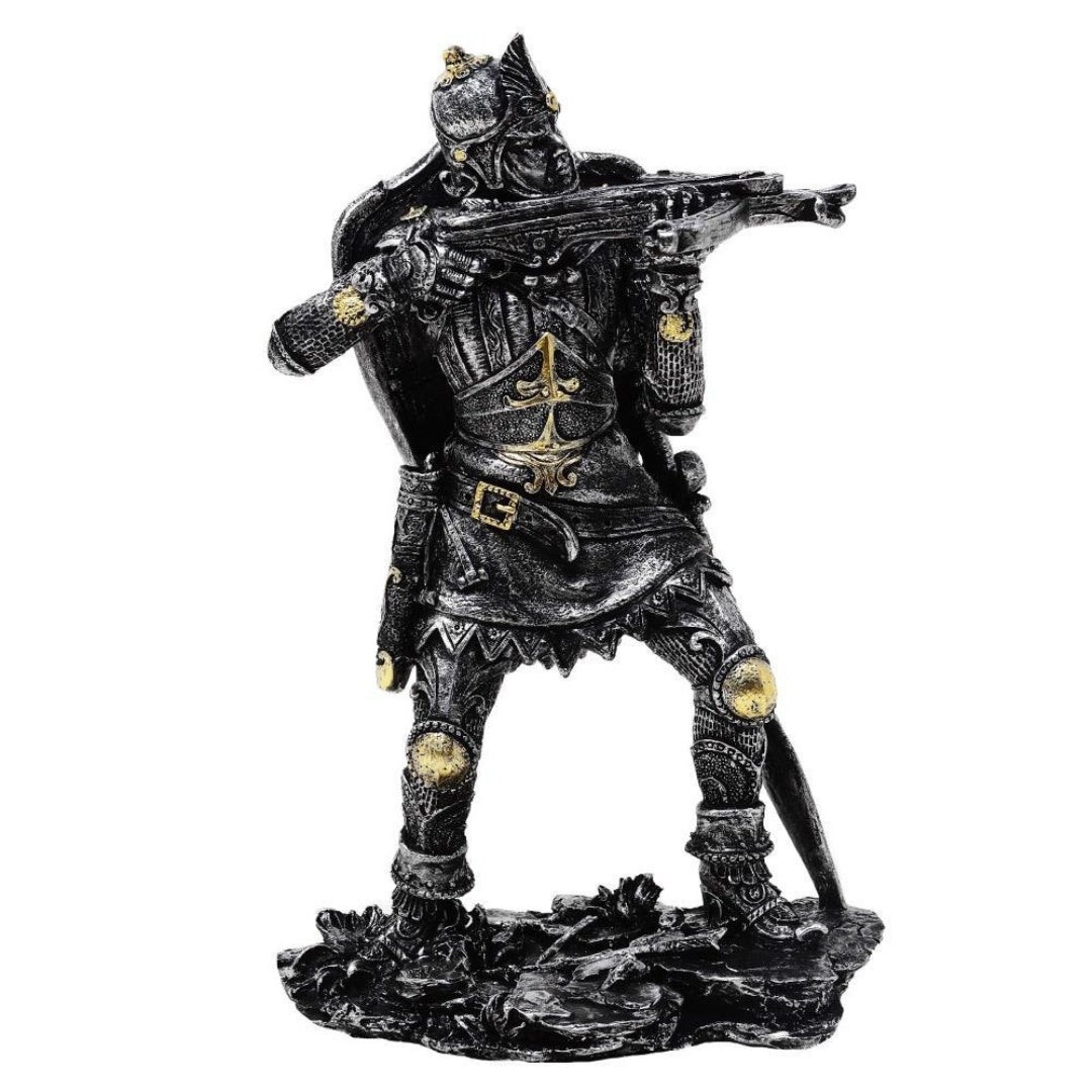 Figurka Średniowieczny Rycerz z Kuszą 20cm z Możliwością Personalizacji Grawerem - Srebrno-Złota Dekoracja na Prezent dla Miłośników Historii i Fantasy - Ręcznie Malowana z Polyresinu
