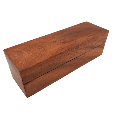Eleganckie Drewniane Kości do Gry z Mosiężnymi Oczkami w Personalizowanym Pudełku