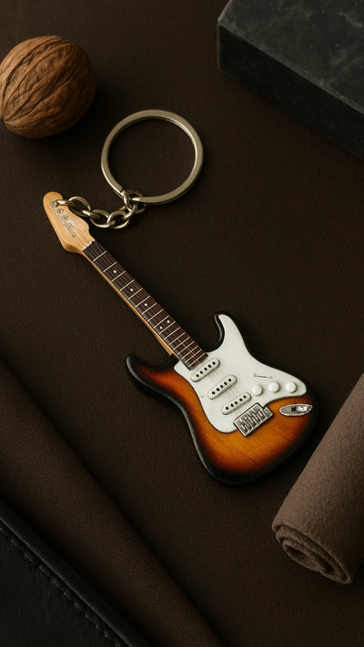 Breloczek do kluczy w kształcie gitary J. Hendrix z mahoniu z możliwością personalizacji grawerem