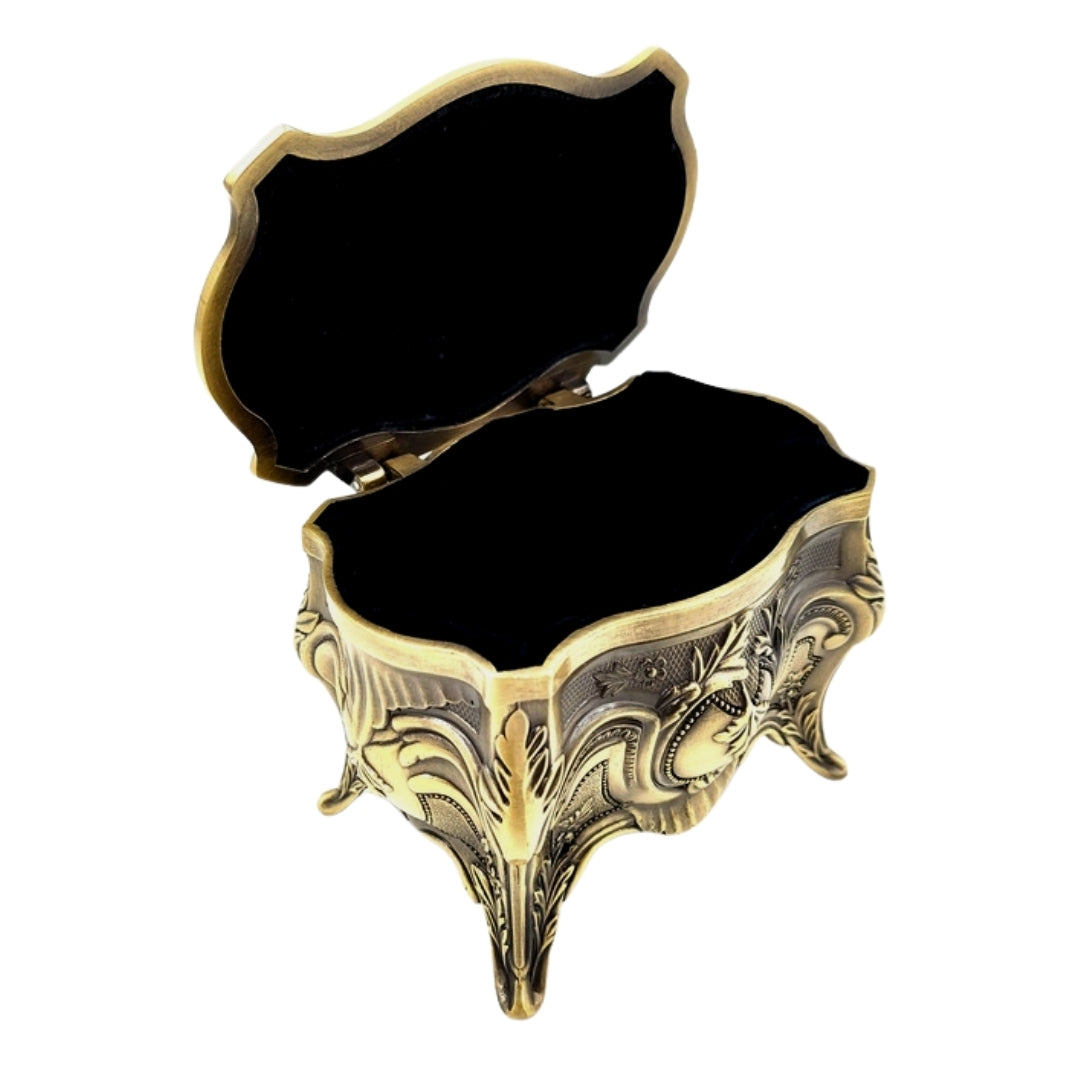 Gold Retro Metal Jewelry Box with Personalized Engraving Option - Elegant and Richly Decorated, Perfect for Gift - Dimensions: 10.8 x 7.7 x 9.2 cm, Solid and Impressive, Ideal for Storing Valuable Items