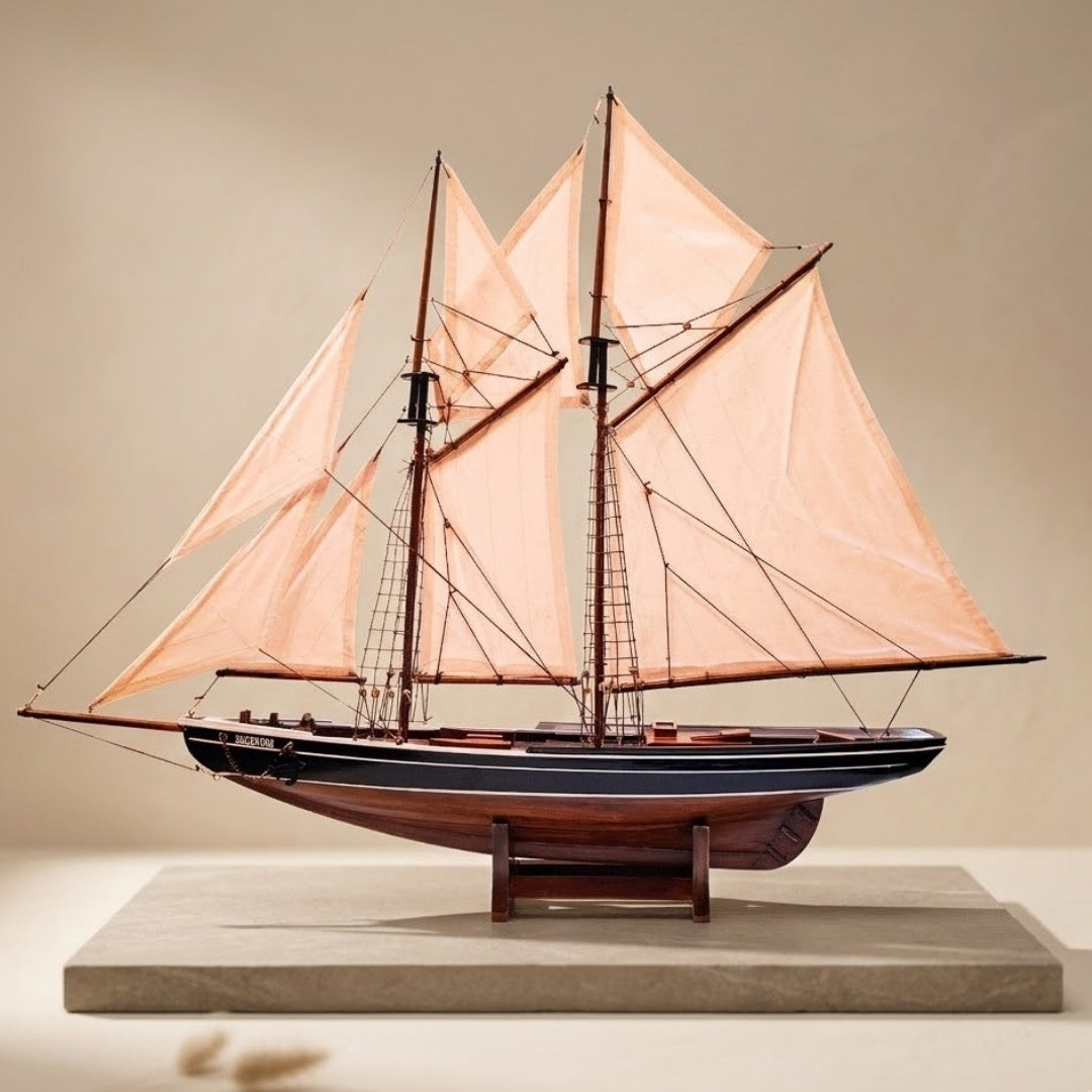 Model Szkunera Bluenose 78 cm z Grawerem - Elegancka Dekoracja Marynistyczna z Drewna na Prezent dla Miłośników Żeglarstwa i Historii Morskiej z Naturalnymi Żaglami