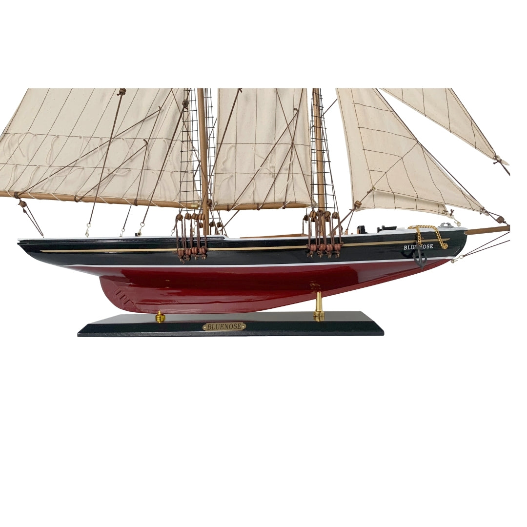 Модель вітрильника Bluenose 80 см з можливістю персоналізації гравіюванням