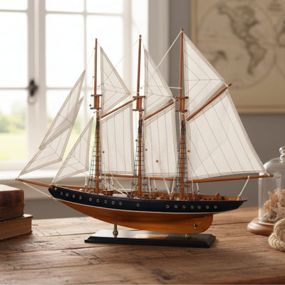 Model szkunera Atlantic 72cm - Replika legendarnego statku z możliwością personalizacji grawerem - Idealny prezent dla miłośników żeglarstwa - Wykonany z drewna z materiałowymi żaglami
