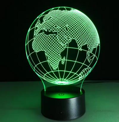 Lampka LED Globus z 7 kolorami światła, możliwość personalizacji grawerem, idealny prezent dla podróżnika, wysokość 17 cm, kabel USB