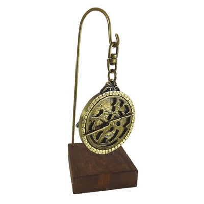 Astrolab miniatural H81 pe bază din lemn, cu posibilitate de personalizare prin gravură - element decorativ elegant, cadou pentru pasionații de astronomie, înălțime 13 cm, diametru 4,5 cm, execuție deosebită cu atenție la detalii