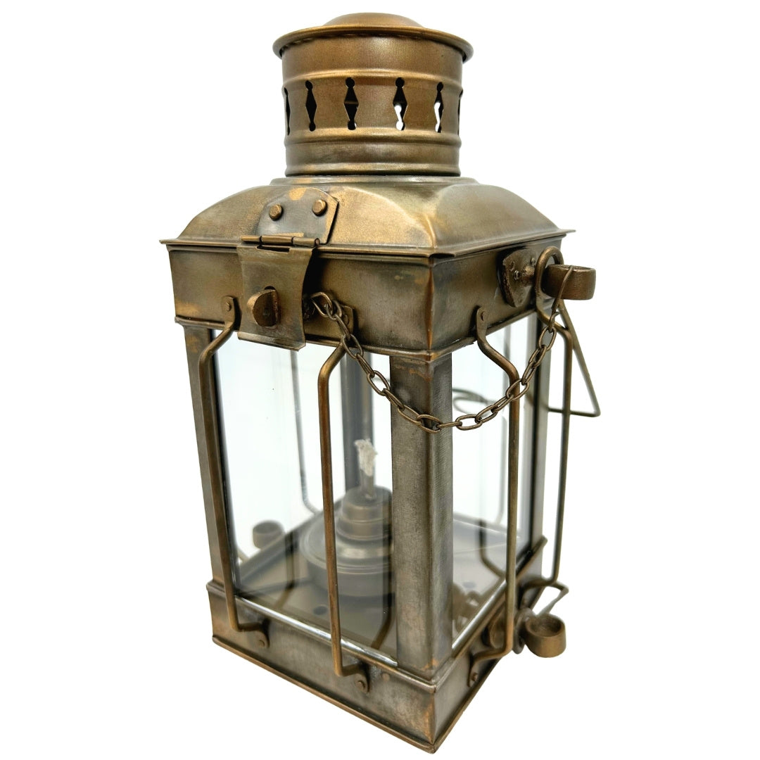 Lampa Naftowa Retro Stalowa LT608 w Kolorze Starzonego Mosiądzu z Możliwością Grawerowania