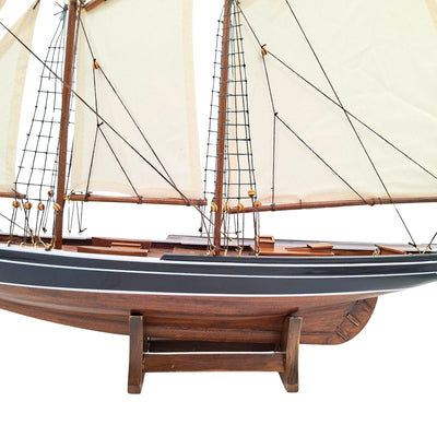 Model Szkunera Bluenose 78 cm z Grawerem - Elegancka Dekoracja Marynistyczna z Drewna na Prezent dla Miłośników Żeglarstwa i Historii Morskiej z Naturalnymi Żaglami