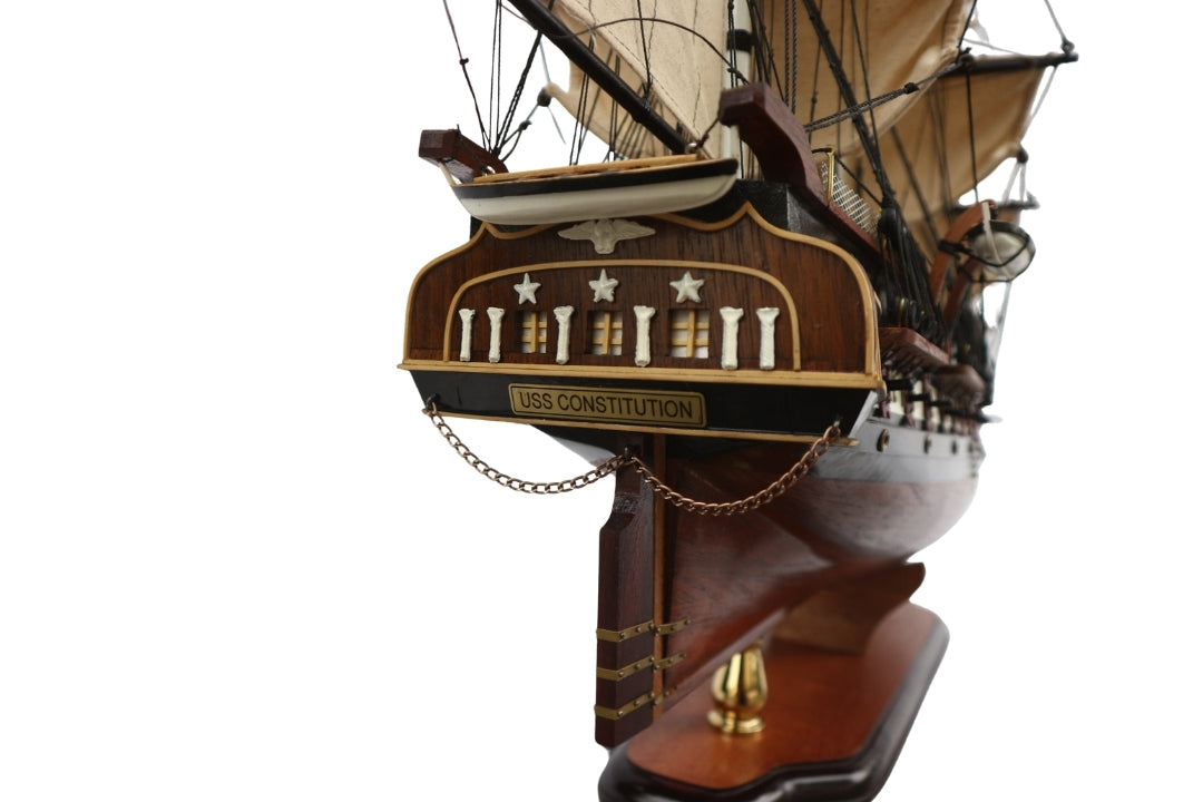 Ekskluzywny Wielki Model Żaglowca USS Constitution 100cm z Możliwością Personalizacji Grawerem