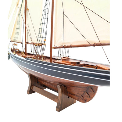Model Szkunera Bluenose 78 cm z Grawerem - Elegancka Dekoracja Marynistyczna z Drewna na Prezent dla Miłośników Żeglarstwa i Historii Morskiej z Naturalnymi Żaglami